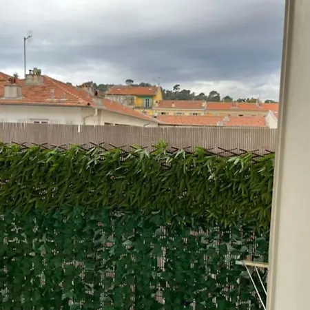 Port 4 Pax, 2 Clim Balneo Parking Apartmán *