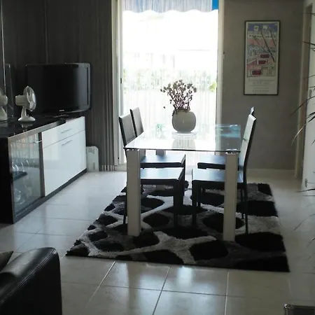 Apartment Port 4 Pax, 2 Clim Balneo Parking Nice